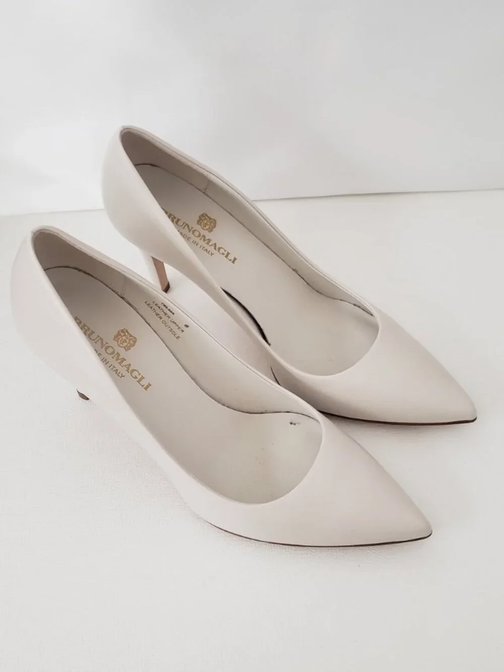 Bruno Magli Telma Bone Leather Pumps Made in Italy Pointed Toe Size 6